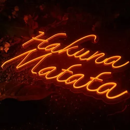 D_NQ_NP_932521-MLM74383472977_022024-O-letrero-led-neon-hakuna-matata.webp