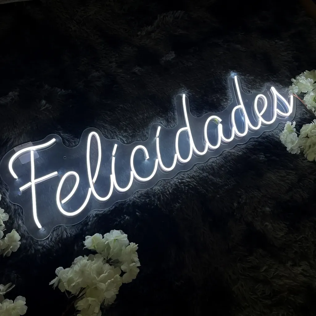 D_NQ_NP_2X_671901-MLM75704162142_042024-F-letrero-led-neon-felicidades.webp