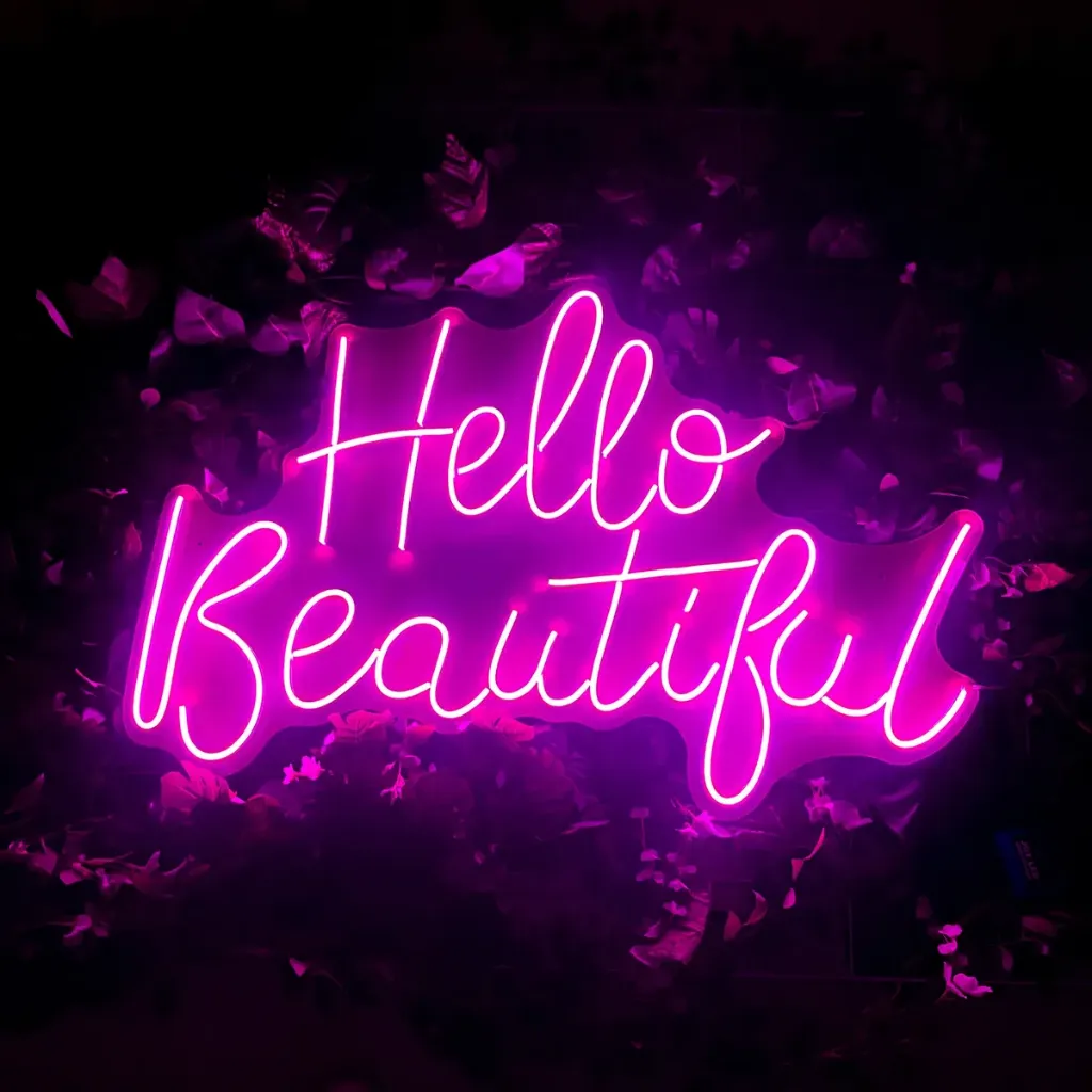 D_NQ_NP_2X_840384-MLM79767738468_102024-F-letreros-neon-led-anuncios-hello-beautiful.webp