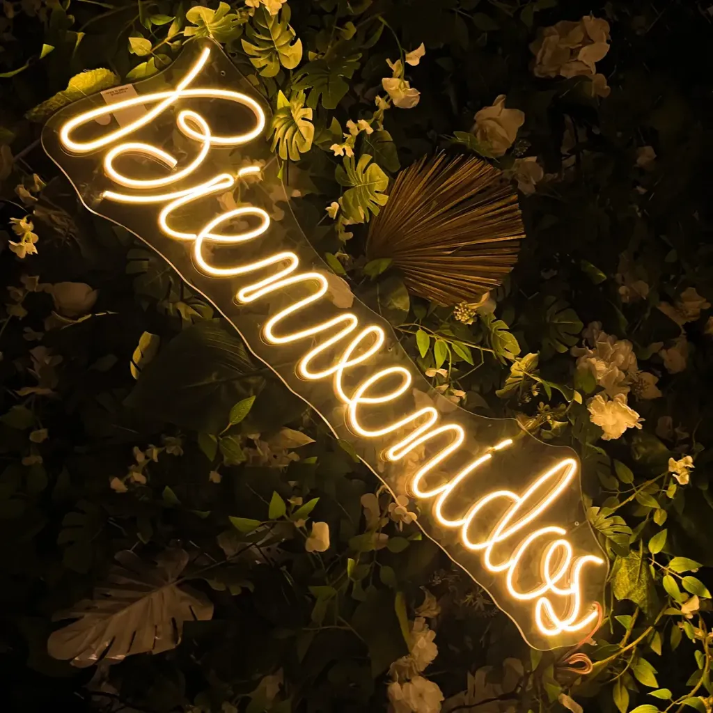 D_NQ_NP_2X_615290-MLM96400677198_102025-F-letrero-led-neon-bienvenidos-100cm-x-30cm.webp
