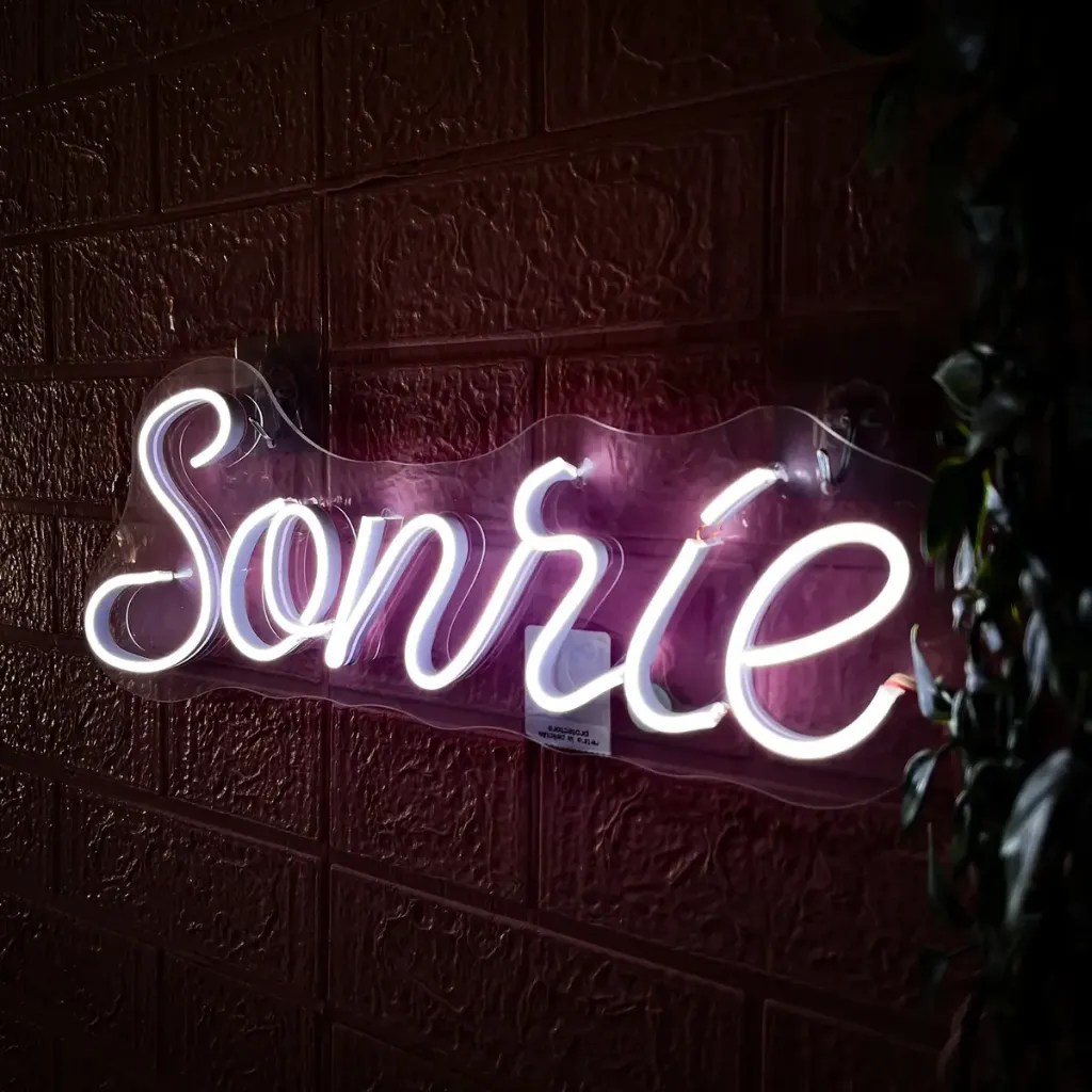 D_NQ_NP_2X_867101-MLM89728944405_082025-F-letrero-led-neon-sonrie.webp