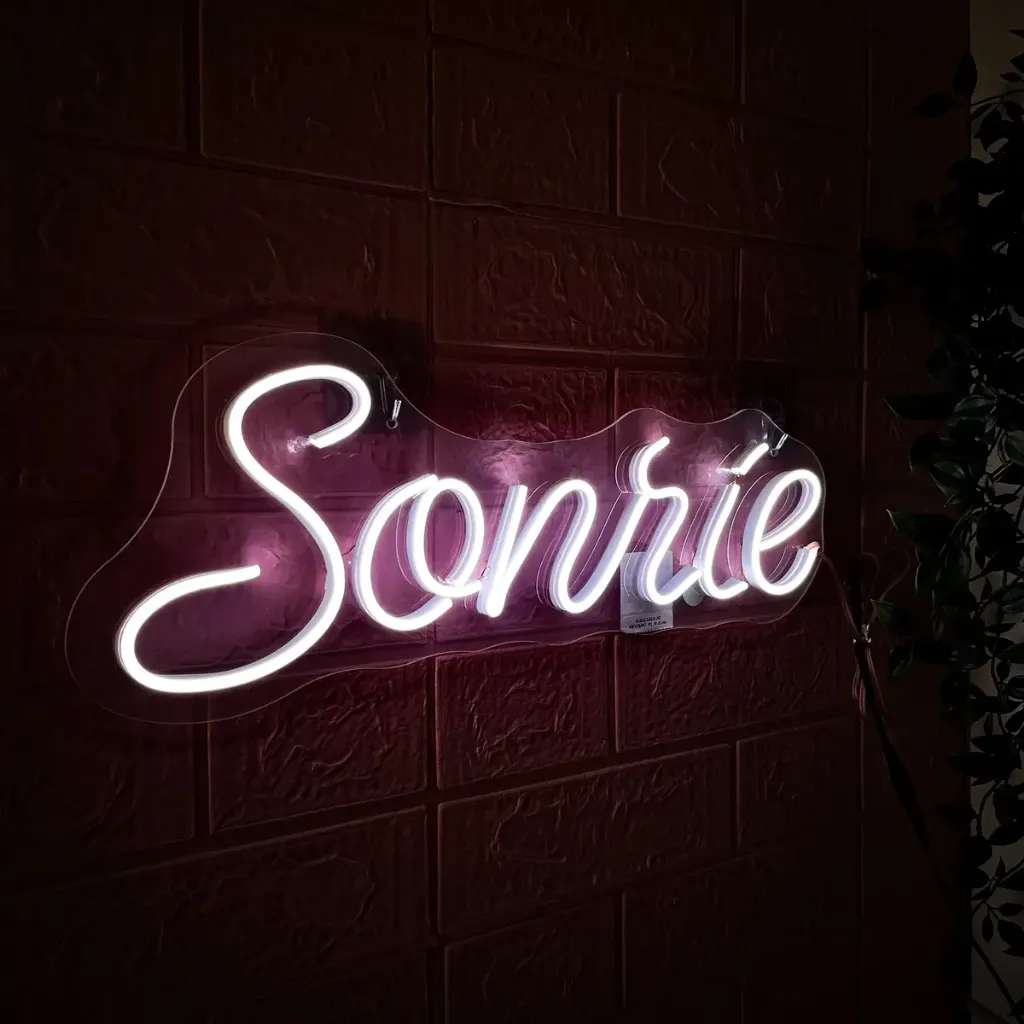 D_NQ_NP_2X_984632-MLM89729955233_082025-F-letrero-led-neon-sonrie.webp