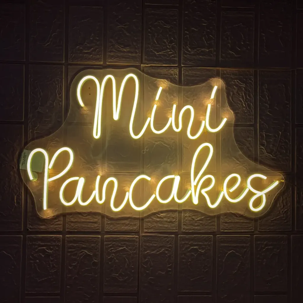 D_NQ_NP_2X_816778-MLM83157685475_032025-F-letrero-led-neon-personalizado-mini-pancakes.webp