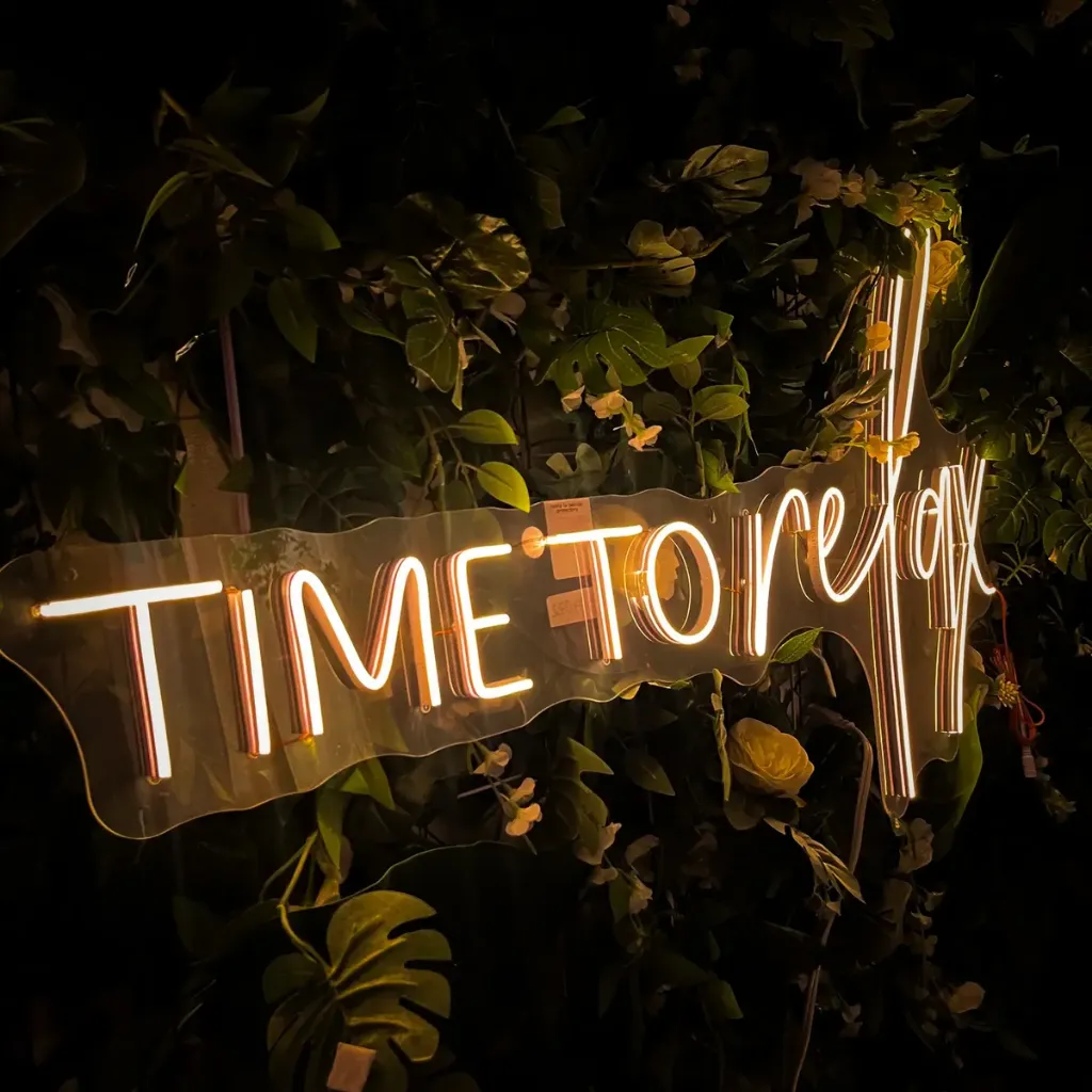 D_NQ_NP_2X_942929-MLM88833377177_072025-F-letrero-led-neon-time-to-relax-100x55.webp