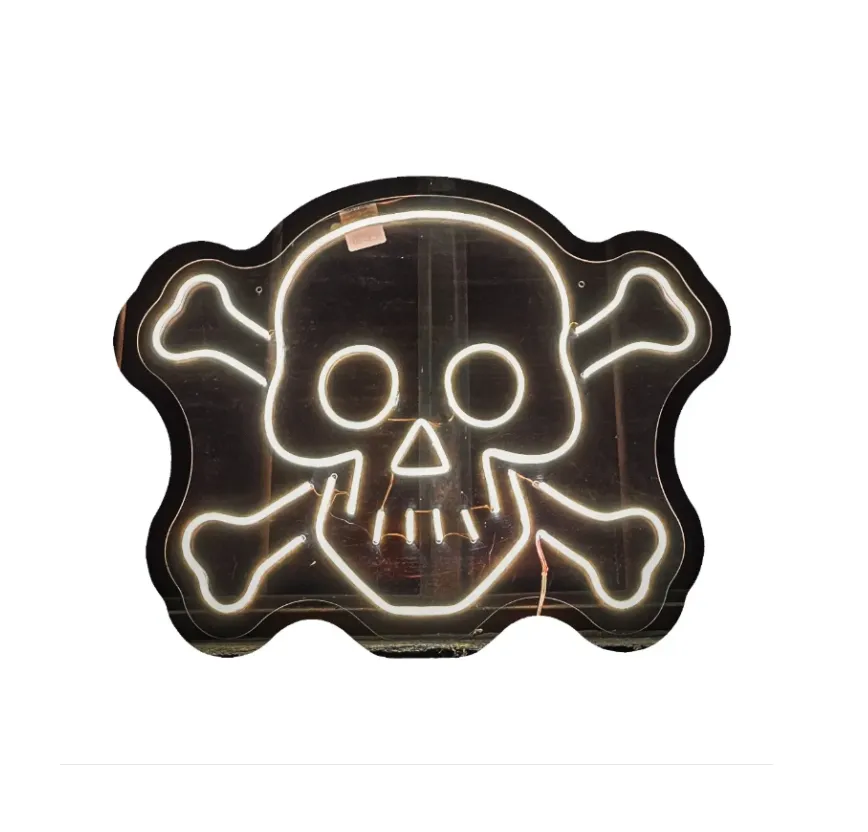 [A134-BF] Calavera_58cm x 43cm (Blanco Frio)